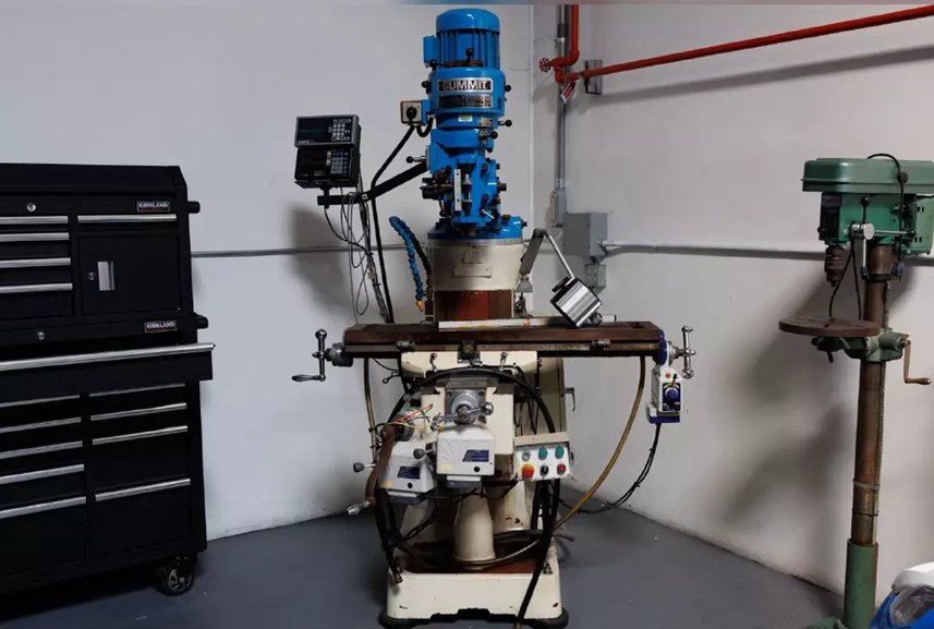Summit Vertical Milling Machine