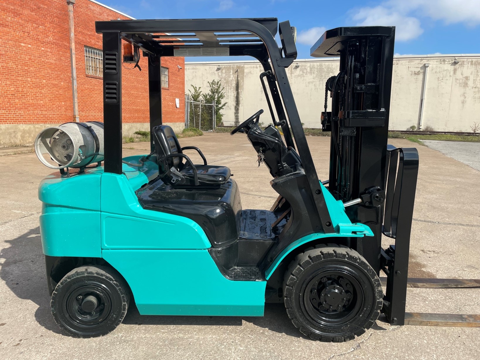 2.5 Ton Dual Fuel Forklifts